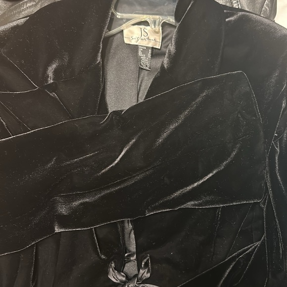 Gorgeous stretchy velour type jacket - Picture 5 of 5